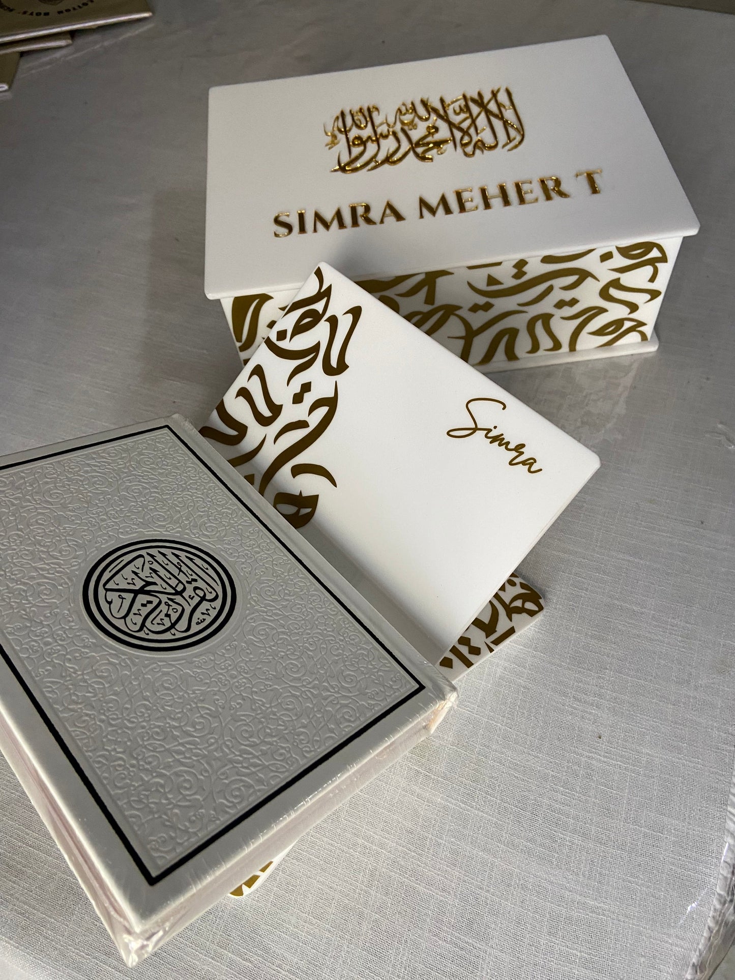 Qur'an Stand with Arabic Calligraphy - White