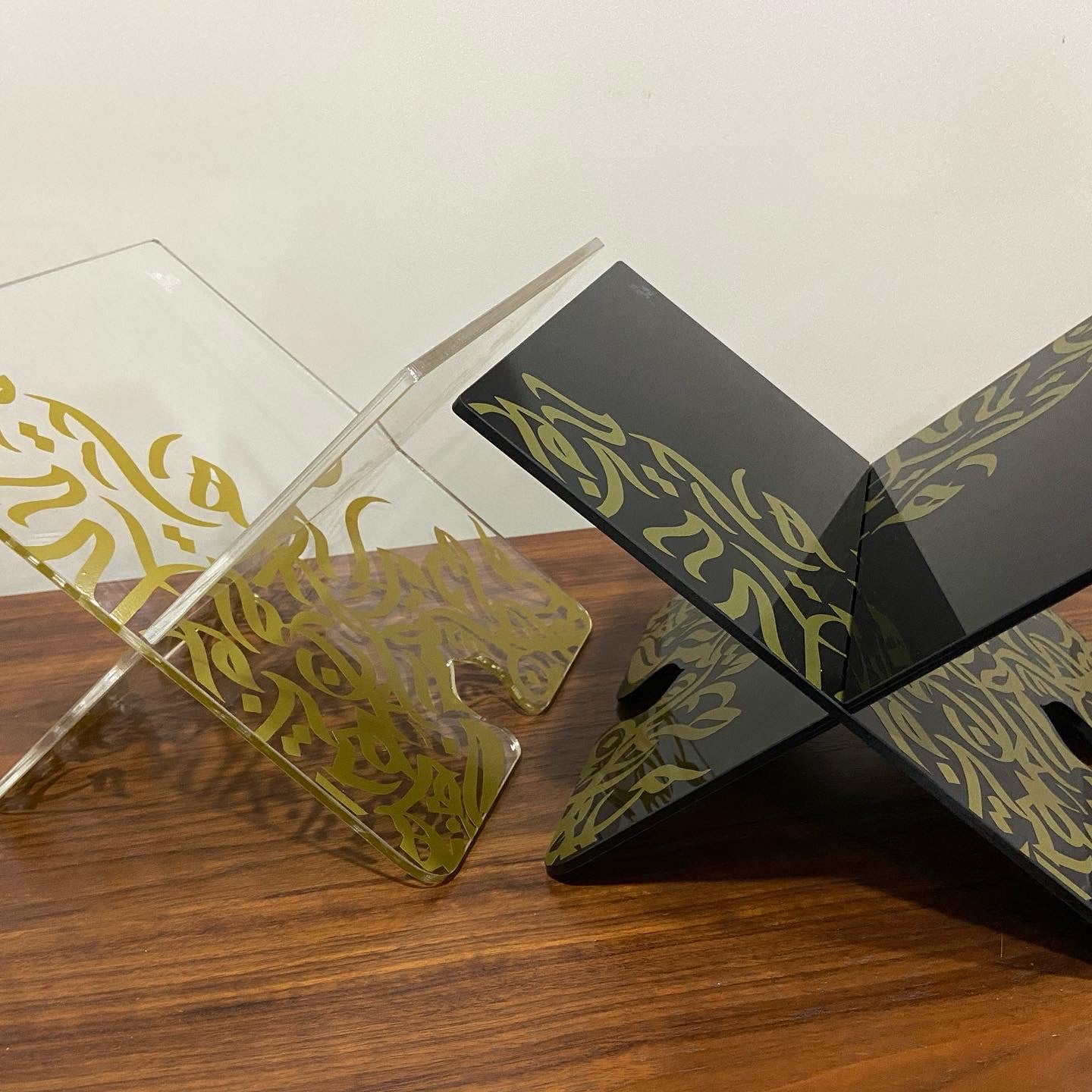 Clear Qur'an Stand with Arabic calligraphy