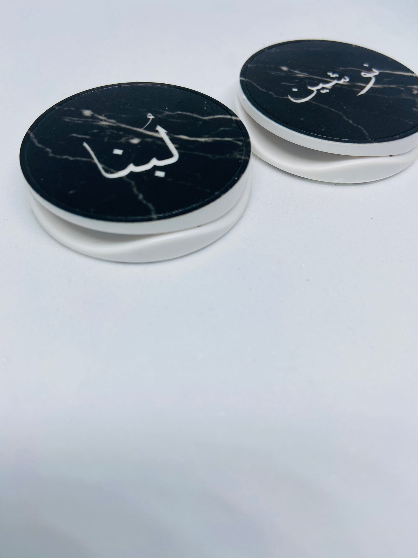 Pop Socket Black Marble Print with Your Name in Arabic